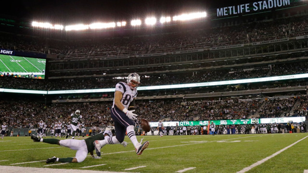 The Latest: Brady 5th in NFL history with 60K passing yards